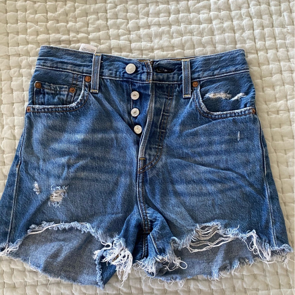 Levi’s rib cage shorts, size 25